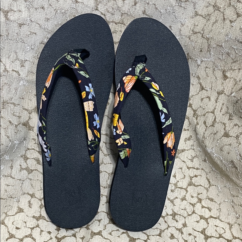 KuaiLu Floral Black Flip Flops Women Sz 11 New
